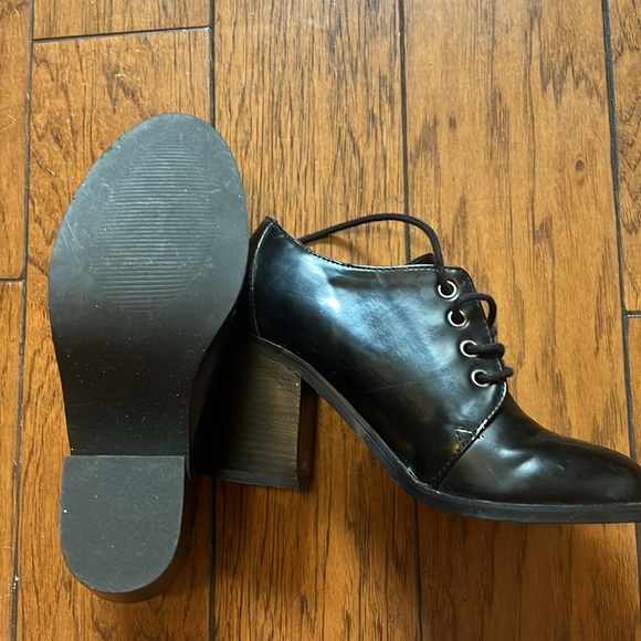 Steve Madden size 8 Schoolgirl lace up booties - Picture 5 of 6